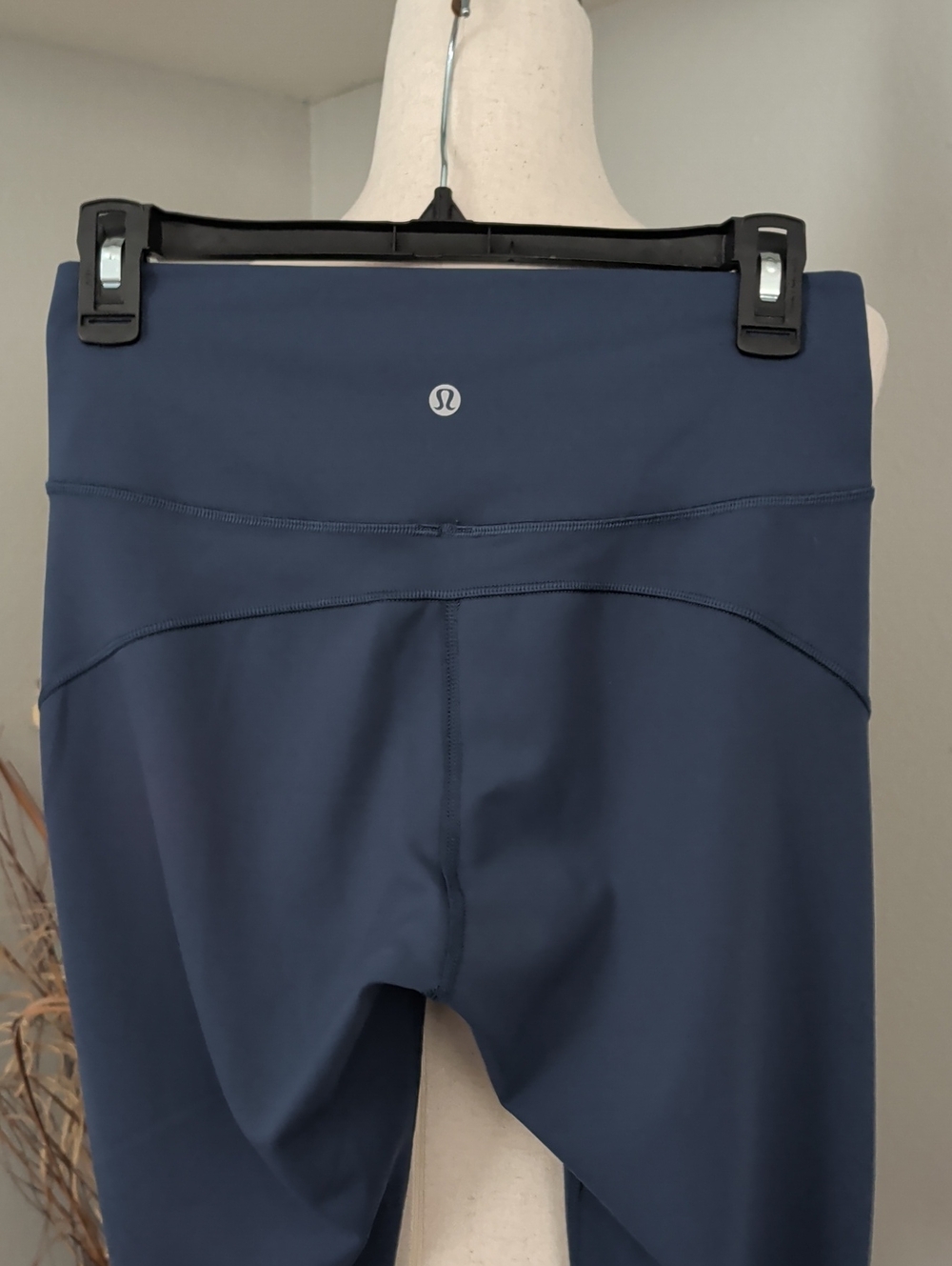 Lululemon In Movement Crop - Picture 5 of 11